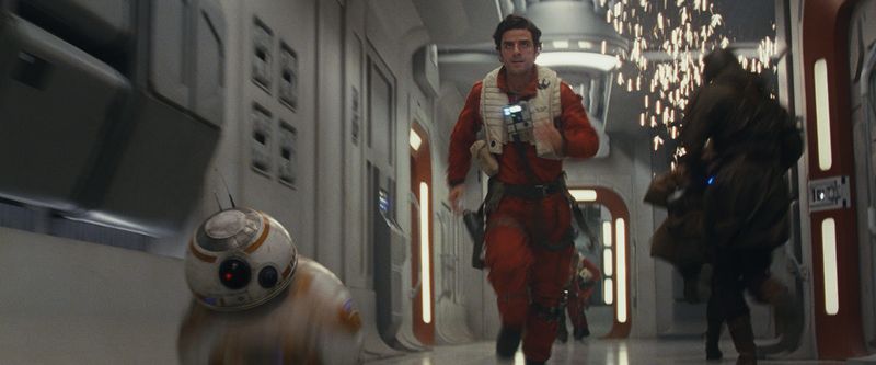 File:Poe-bb8-hallway f18b79c7.jpeg